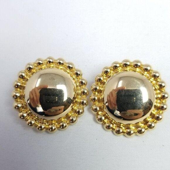 Vintage Sarah Coventry Round Dome Clip On Earrings, Gold Tone Retro 80s Style - Picture 1 of 7